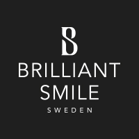 Brilliant Smile vit logo fyrkant